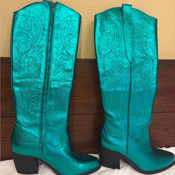 Giani Bernini Celtic Heeled Boots Taylor Swift Like - Picture 2 of 16